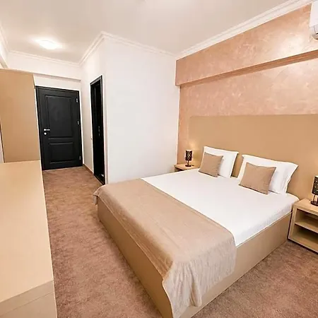 Rivoli 3*