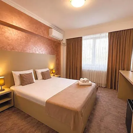 Rivoli 3*